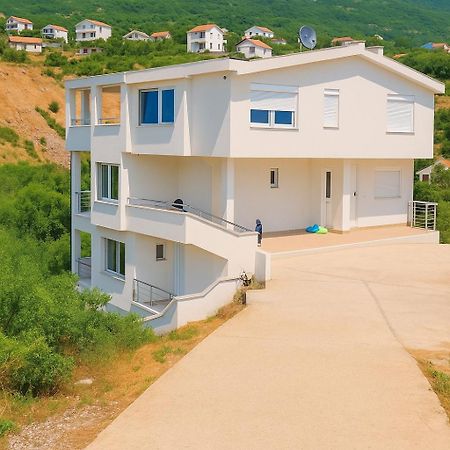 Apartments Lejla Dobra Voda Exteriér fotografie